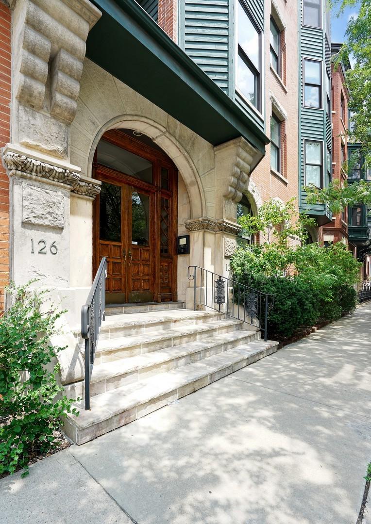 126 W Delaware Pl. #4, Chicago, IL 60610