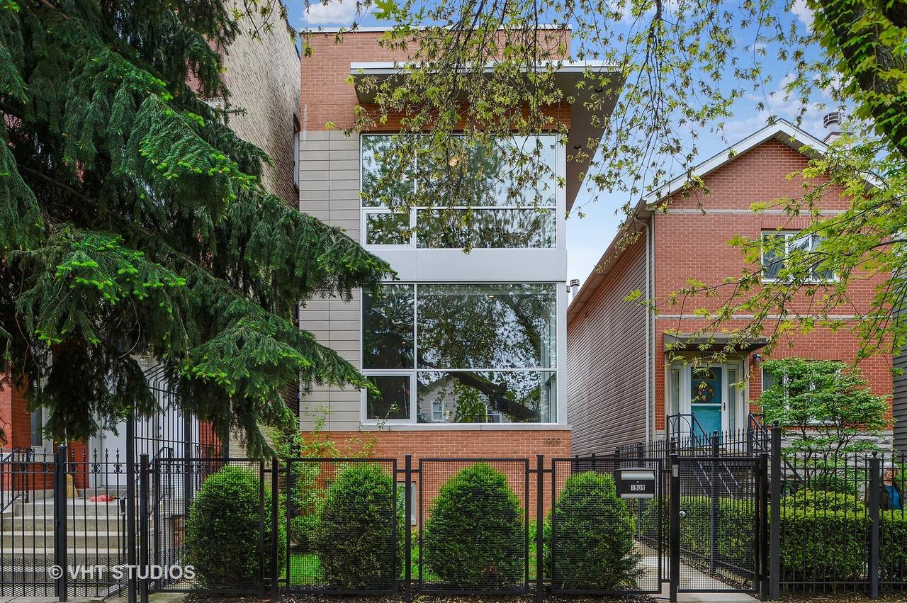 1909 W Huron St., Chicago, IL 60622