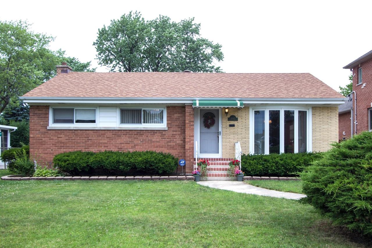 8042 W Berwyn Ave., Chicago, IL 60656