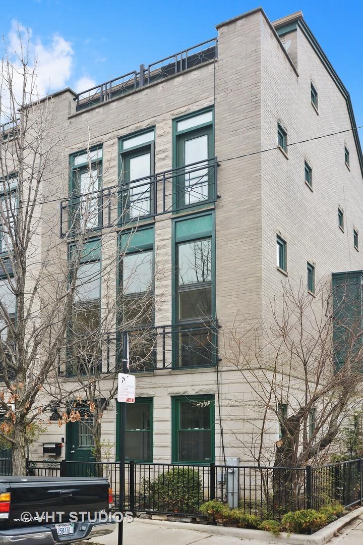1700 W Pearson St., Chicago, IL 60622