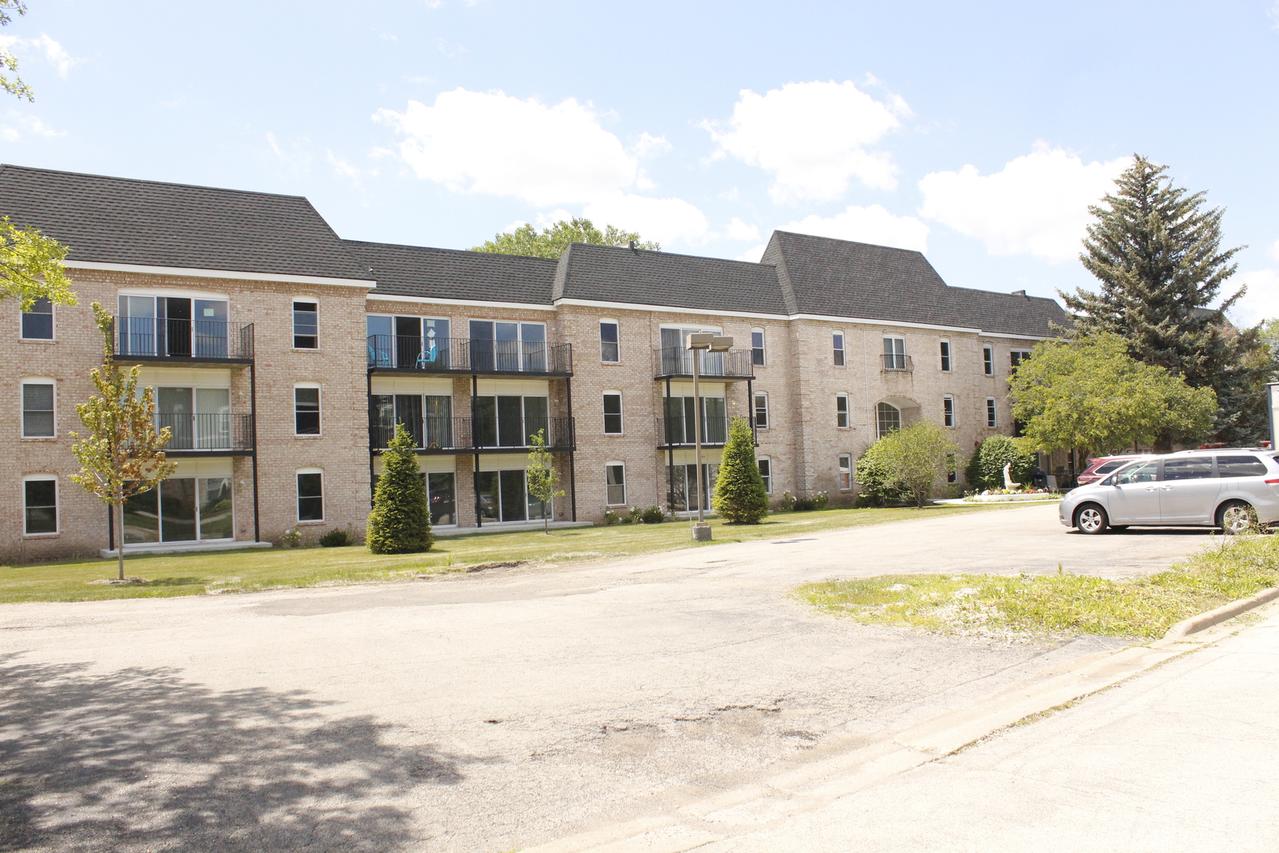 5201 Carriageway Dr. #C307, Rolling Meadows, IL 60008