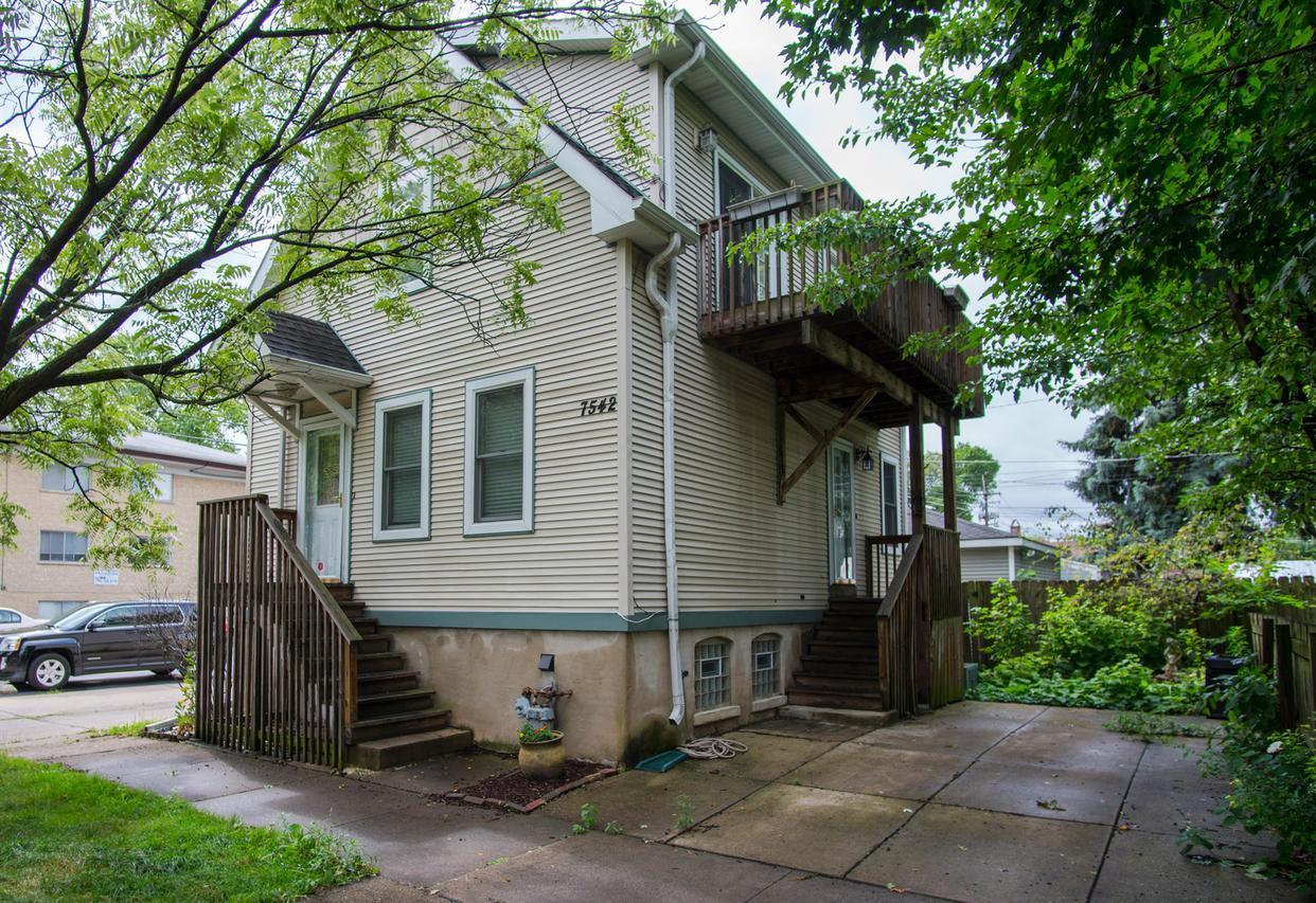 7542 Dixon St., Forest Park, IL 60130