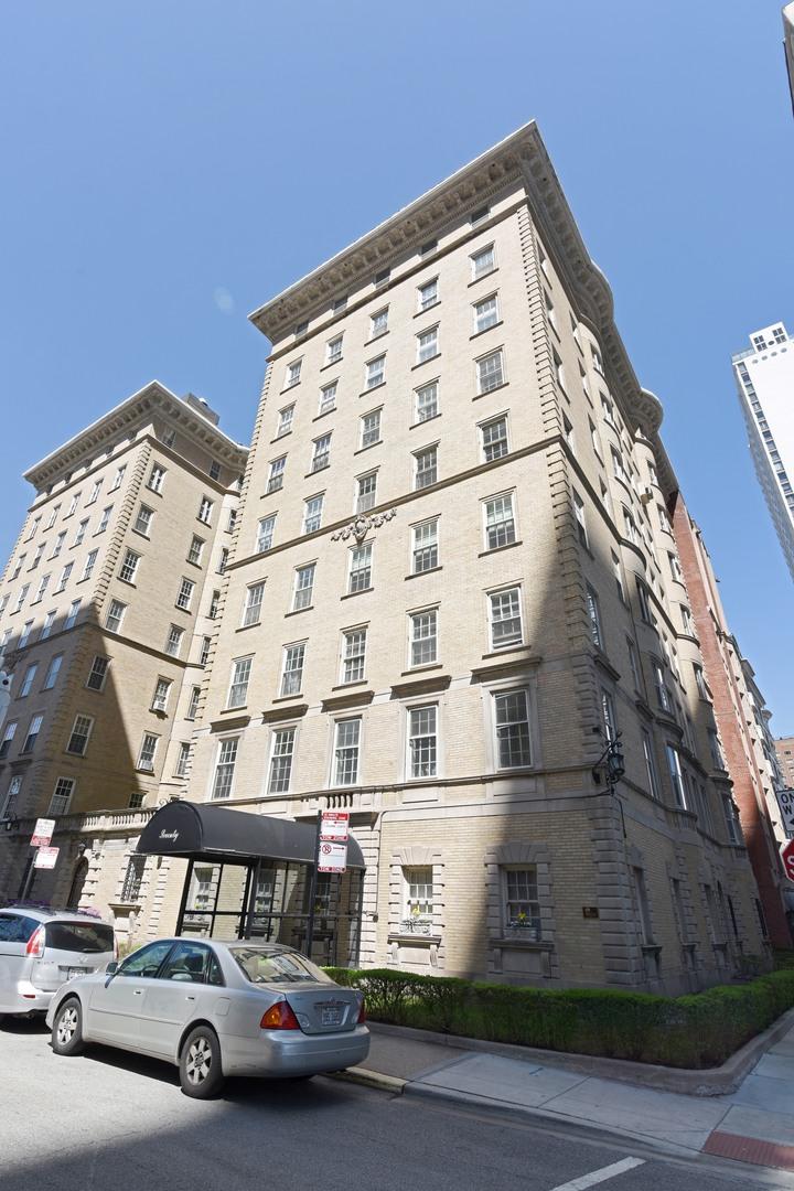 70 E Scott St. #206, Chicago, IL 60610