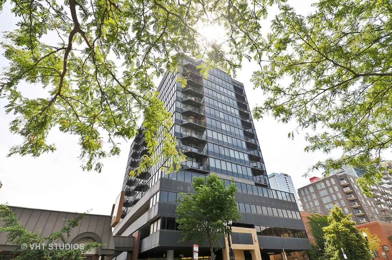 1309 N Wells St. #1304, Chicago, IL 60610