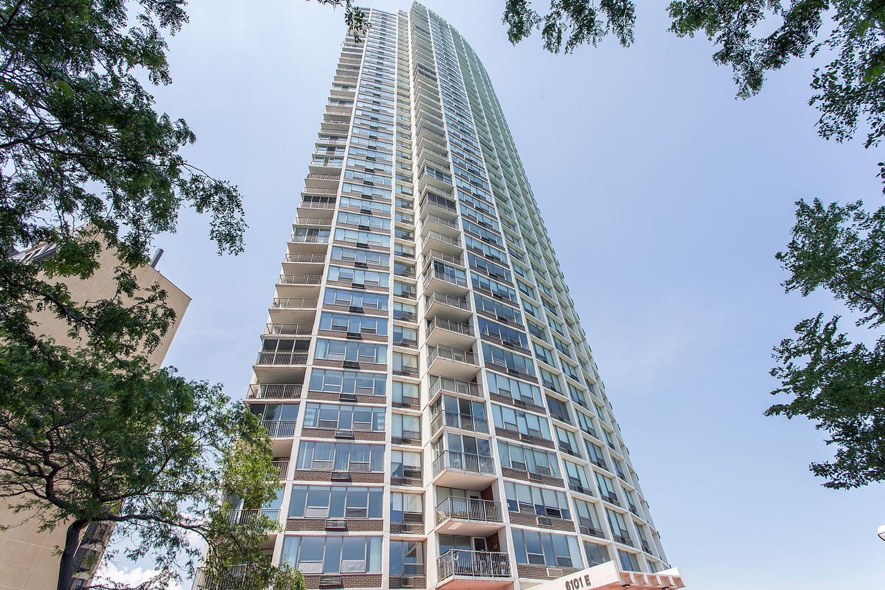 6101 N Sheridan Rd. #25C, Chicago, IL 60660