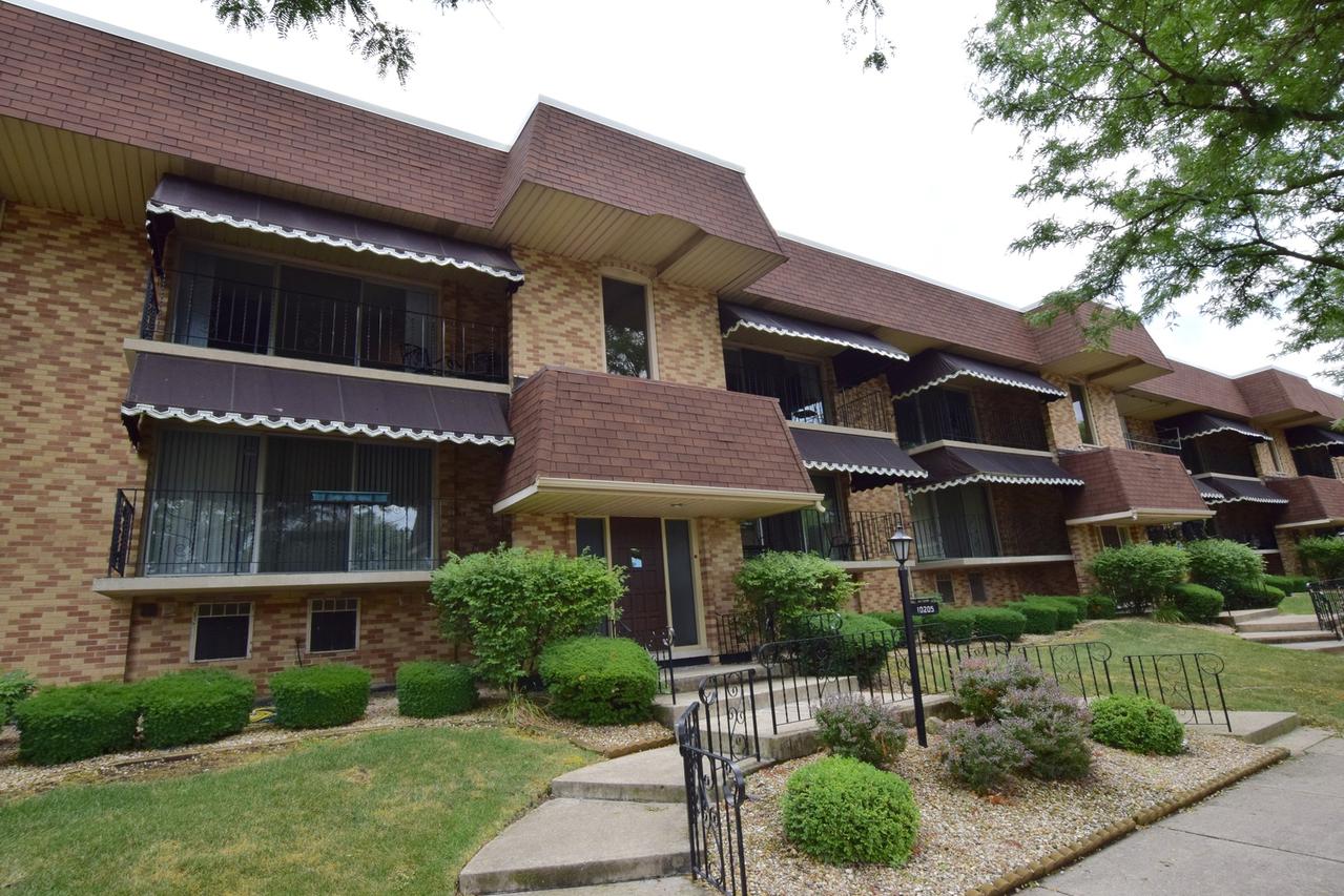 10205 S Komensky Ave. #2C, Oak Lawn, IL 60453