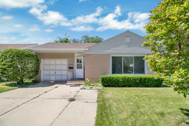 1820 Stewart Ave., Des Plaines, IL 60018