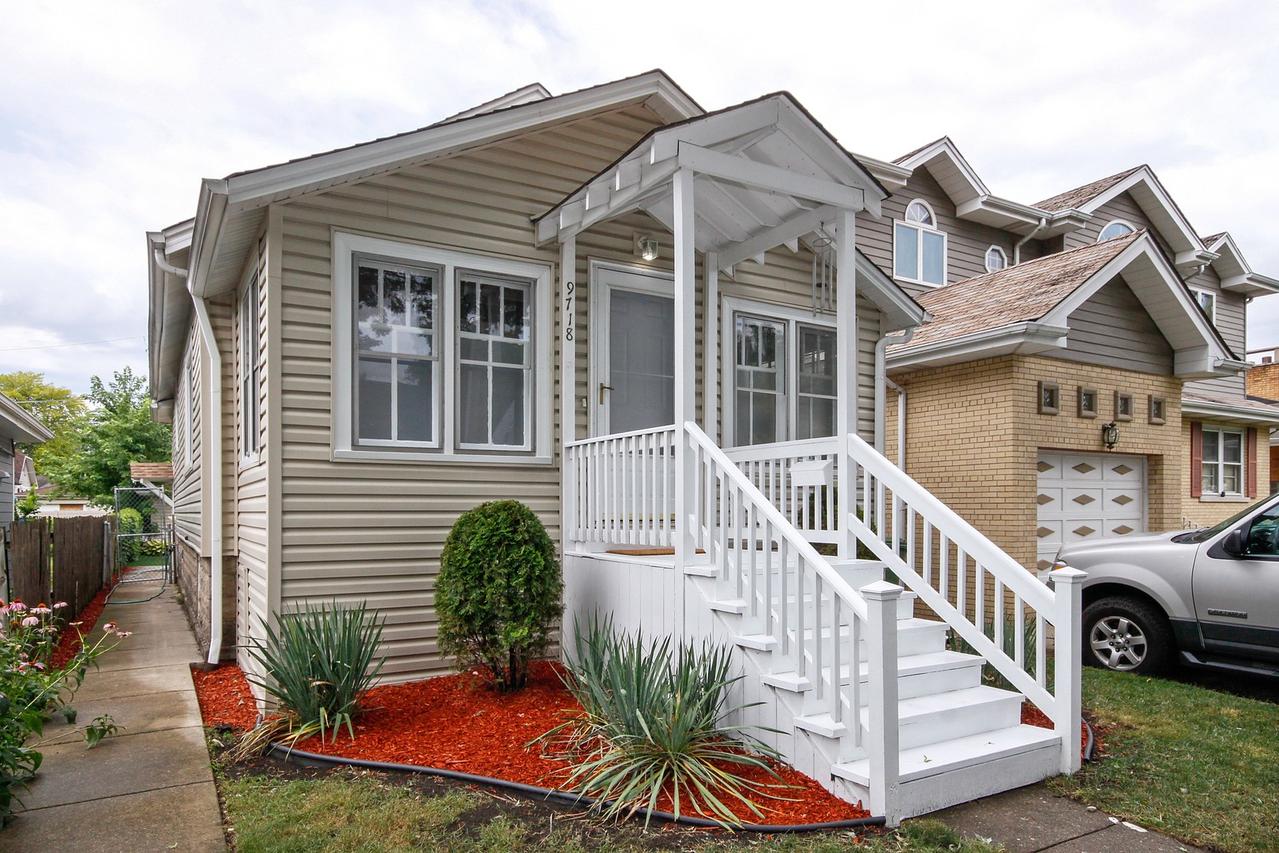9718 S 51st Ave., Oak Lawn, IL 60453