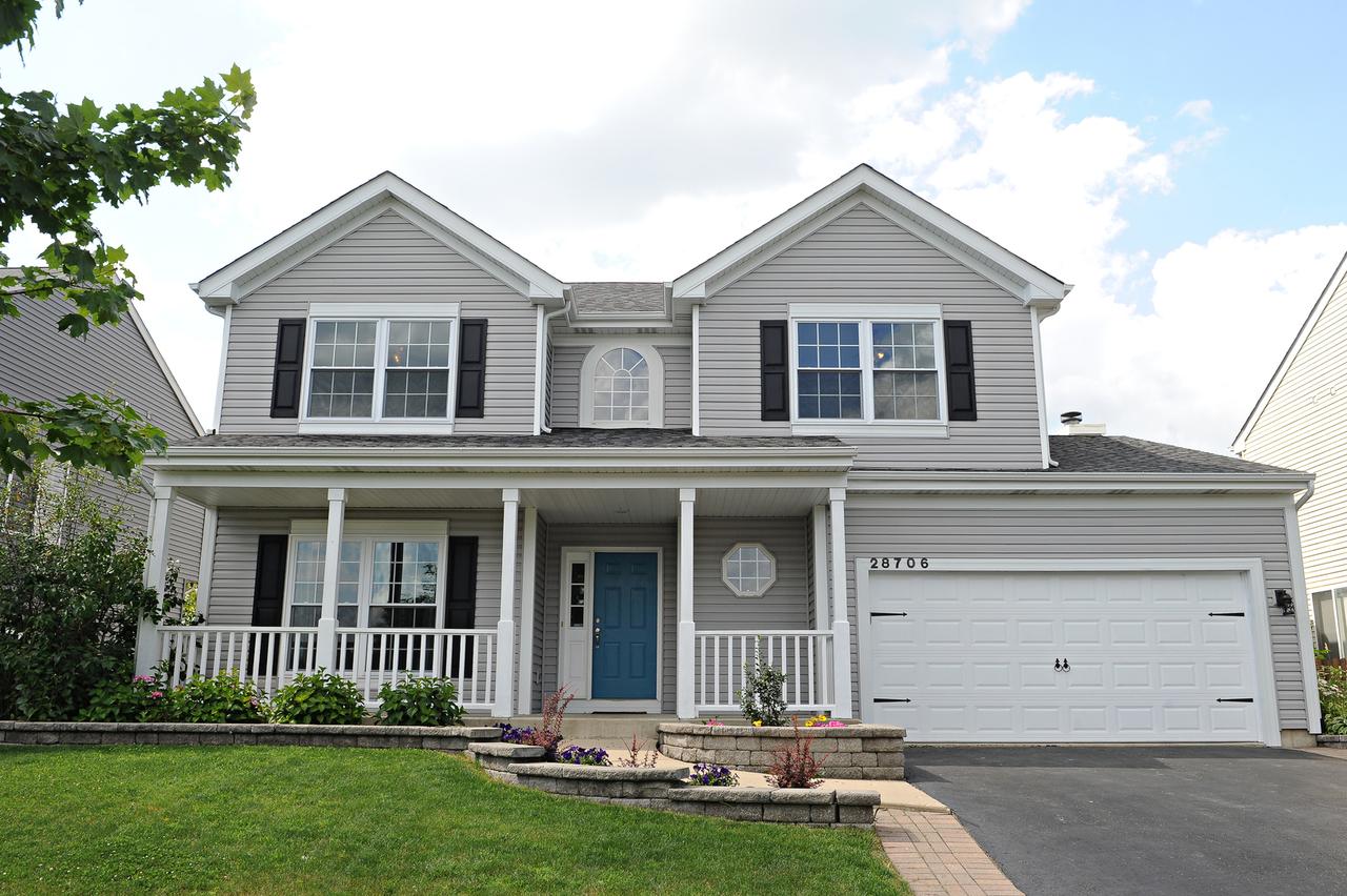 28706 Wagon Trail Rd., Lakemoor, IL 60051