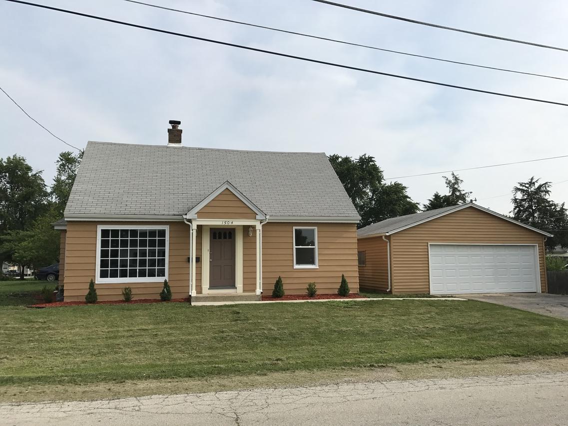 1504 Coolidge Ave., Aurora, IL 60505