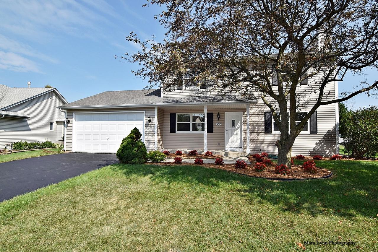 505 Pinewood Dr., North Aurora, IL 60542