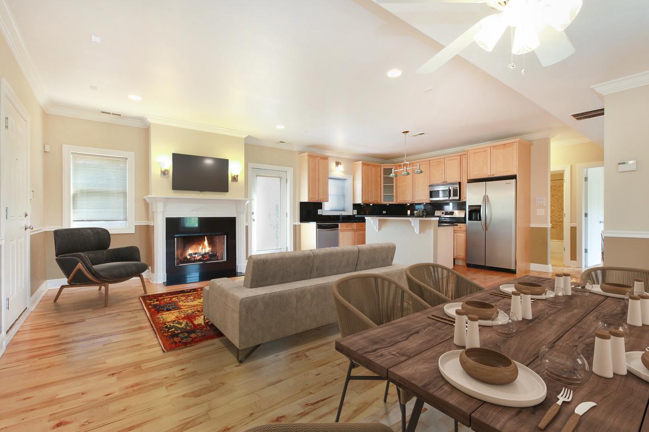 6432 N Hermitage Ave. #3W, Chicago, IL 60626