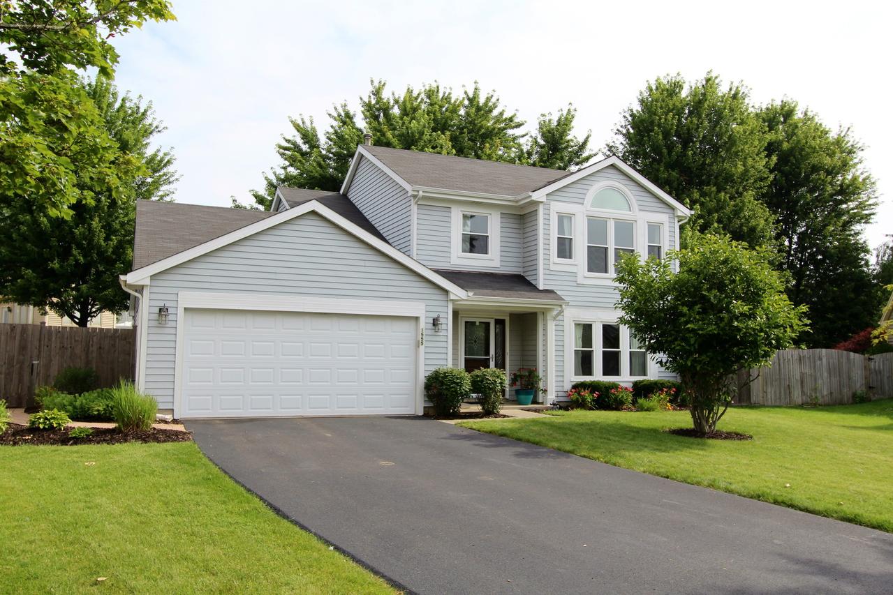 1555 Bridgedale Ct., Crystal Lake, IL 60014