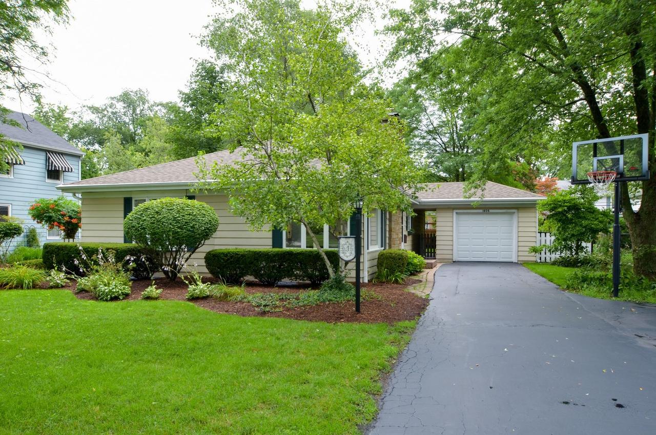 1035 Western Ave., Northbrook, IL 60062