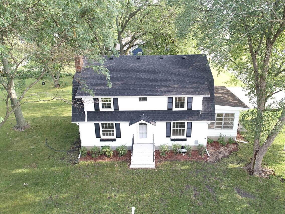 650 E Mckinley Ave., Hinckley, IL 60520