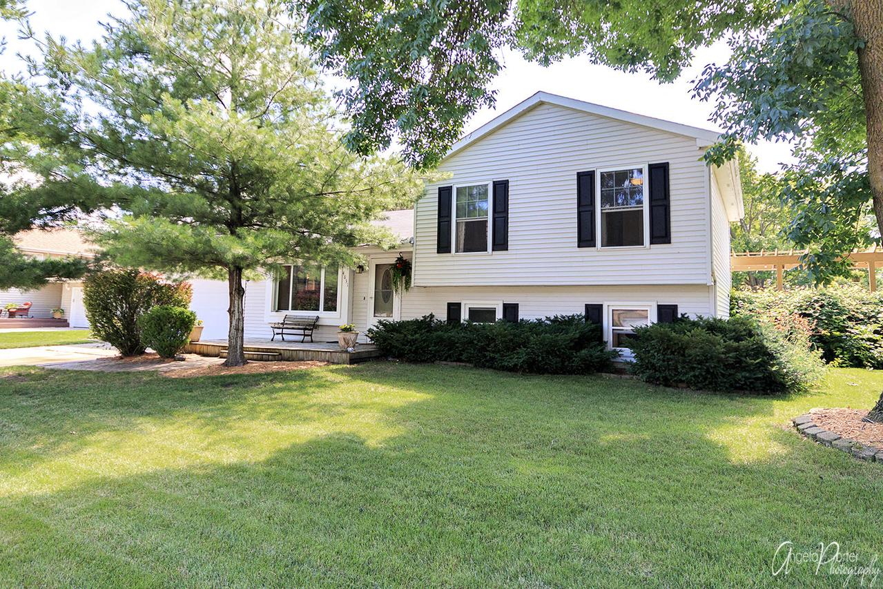 4831 Pyndale Dr., Mchenry, IL 60050
