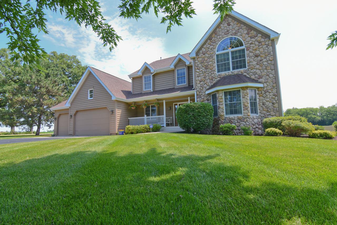 5212 Hickory Ln., Mchenry, IL 60051