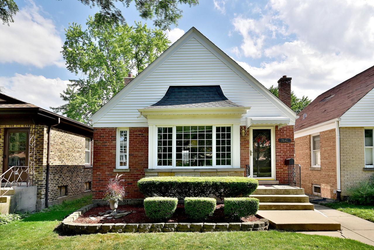 7641 W Devon Ave., Chicago, IL 60631