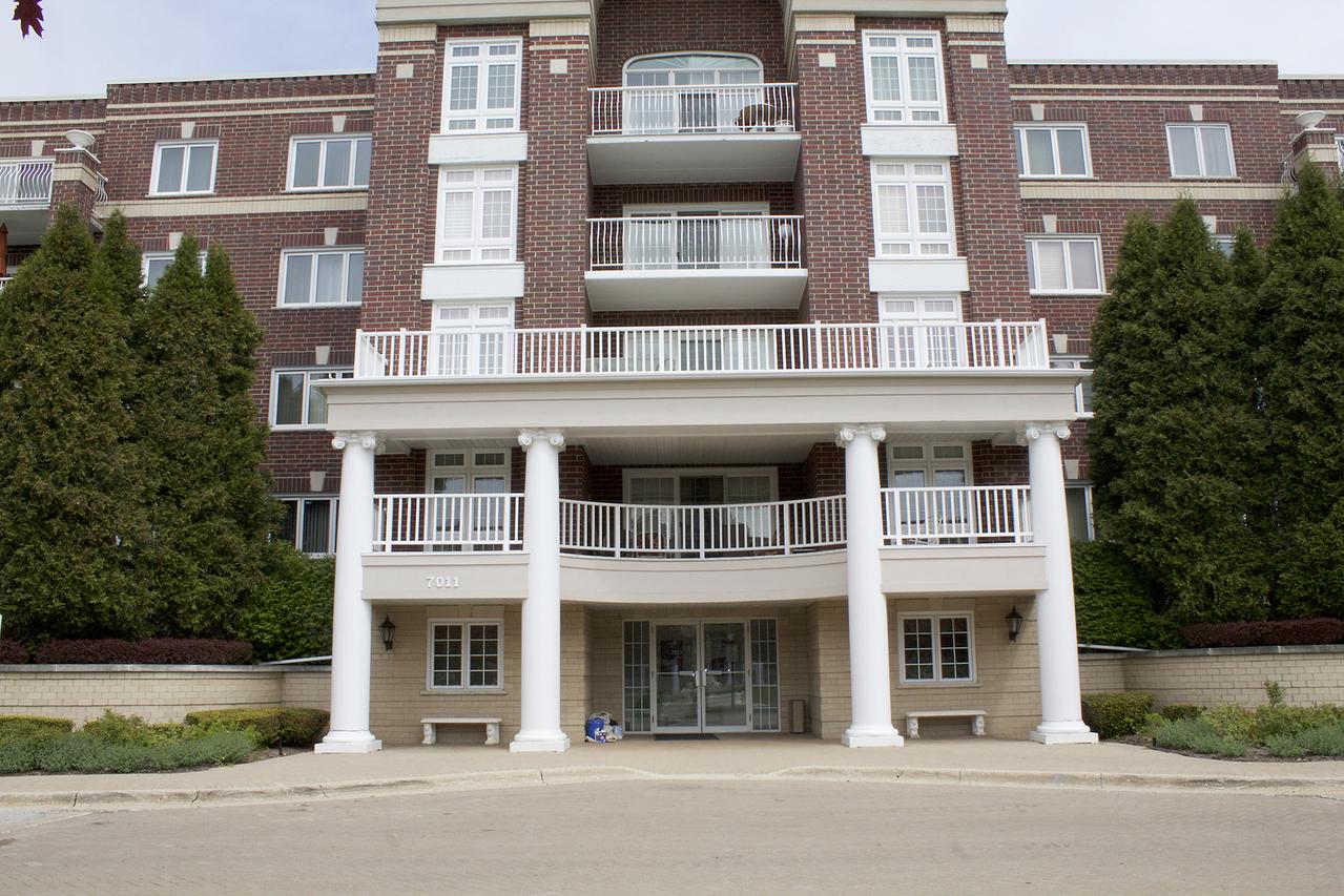 7011 W Touhy Ave. #502, Niles, IL 60714