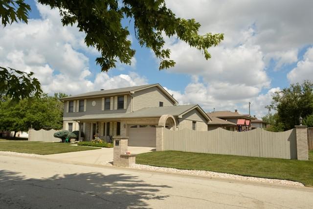 9007 S 79th Ave., Hickory Hills, IL 60457