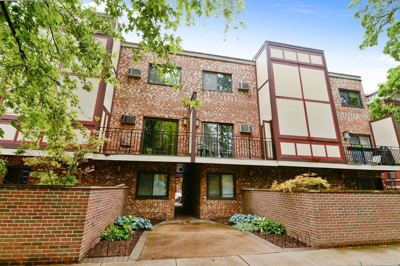 1133 W Drummond Pl. #A6, Chicago, IL 60614