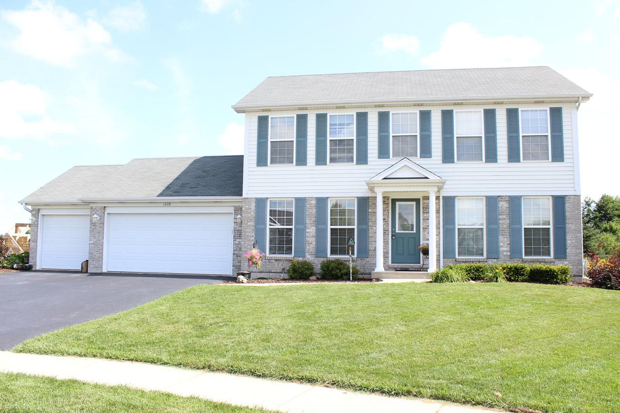 1228 Fox Hollow Ct., Dekalb, IL 60115