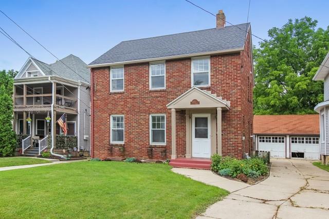 1308 S Oak Ave., Freeport, IL 61032