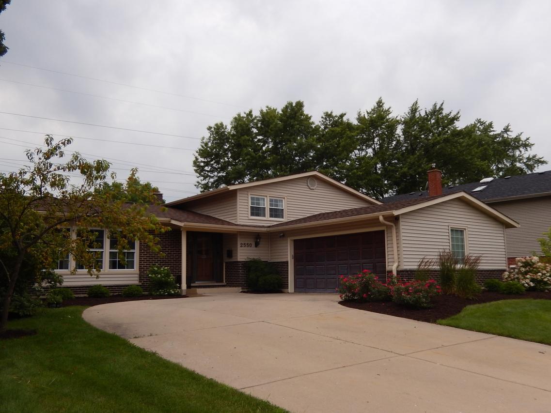 2550 N Ridge Ave., Arlington Heights, IL 60004