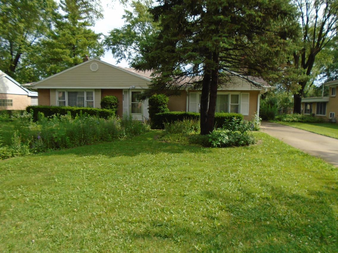 8437 W Carol St., Niles, IL 60714