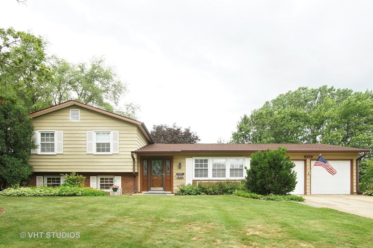 200 Reedham Pass, Schaumburg, IL 60194