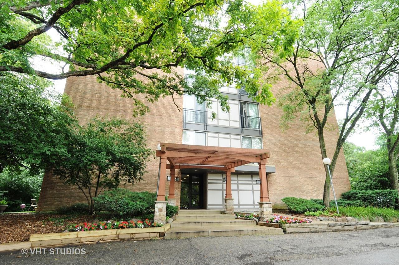 5820 Oakwood Dr. #4F, Lisle, IL 60532