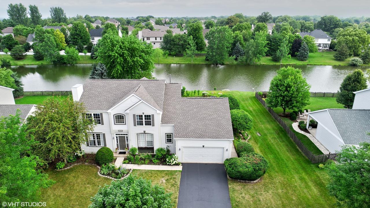 1014 Vineyard Ln., Aurora, IL 60502