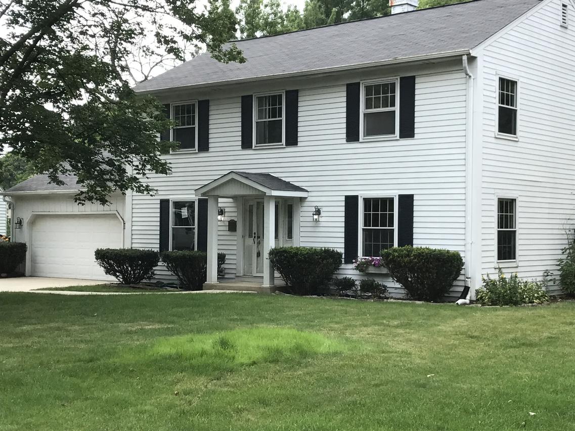 1470 Golden Bell Ct., Downers Grove, IL 60515