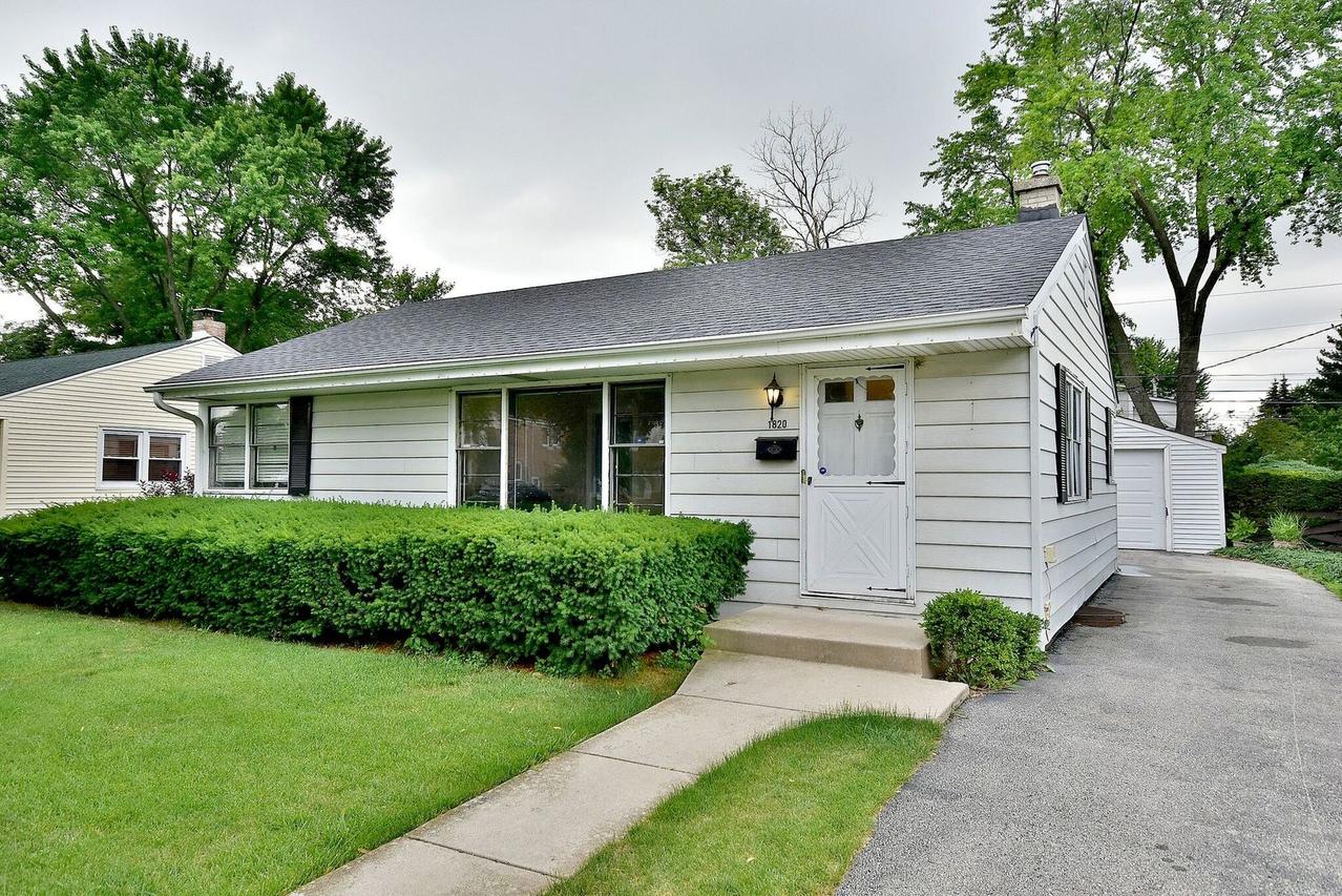 1820 Linden St., Des Plaines, IL 60018