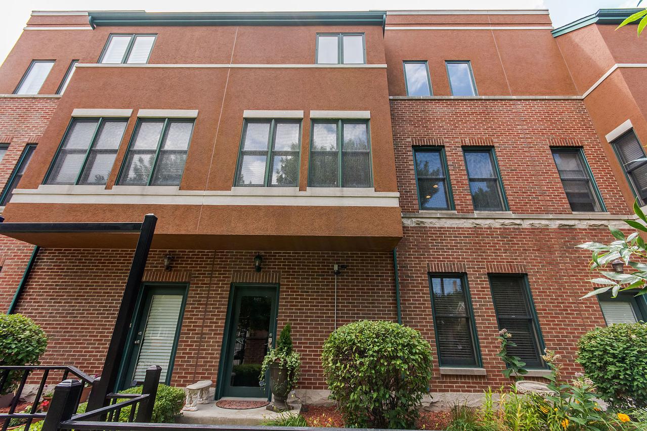 1952 N Oak Park Ave., Chicago, IL 60707