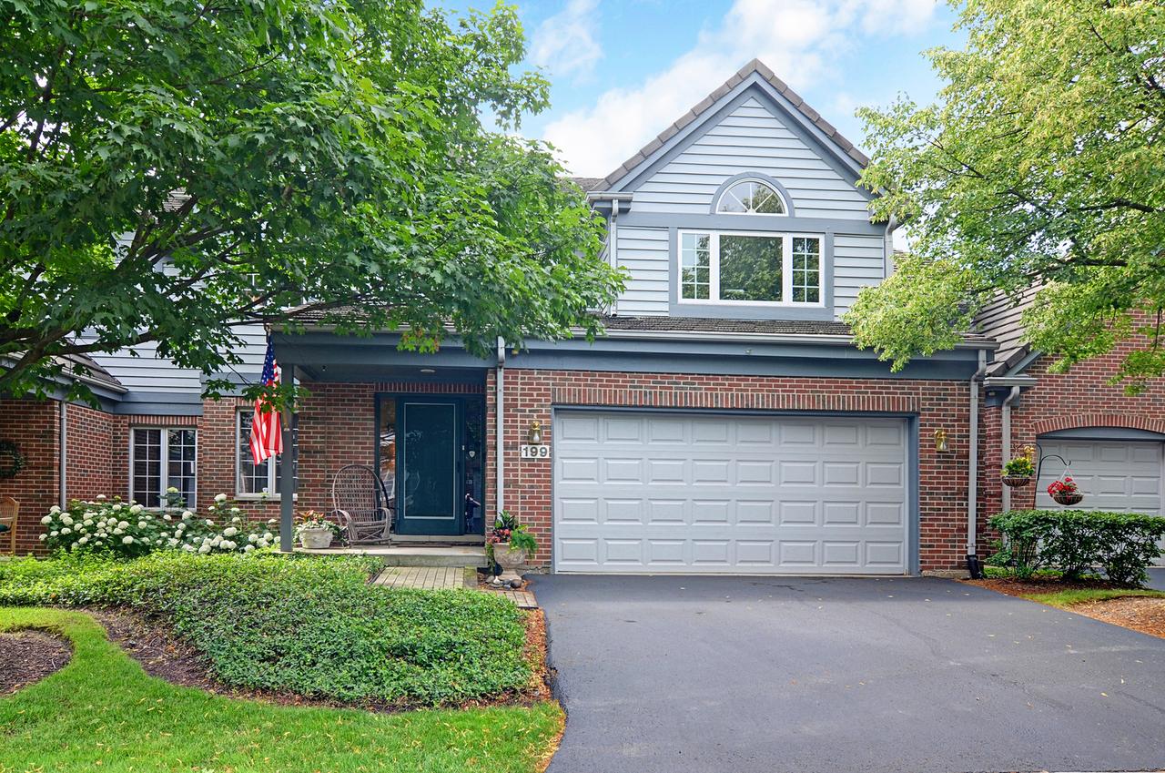 199 Foxborough Pl., Burr Ridge, IL 60527
