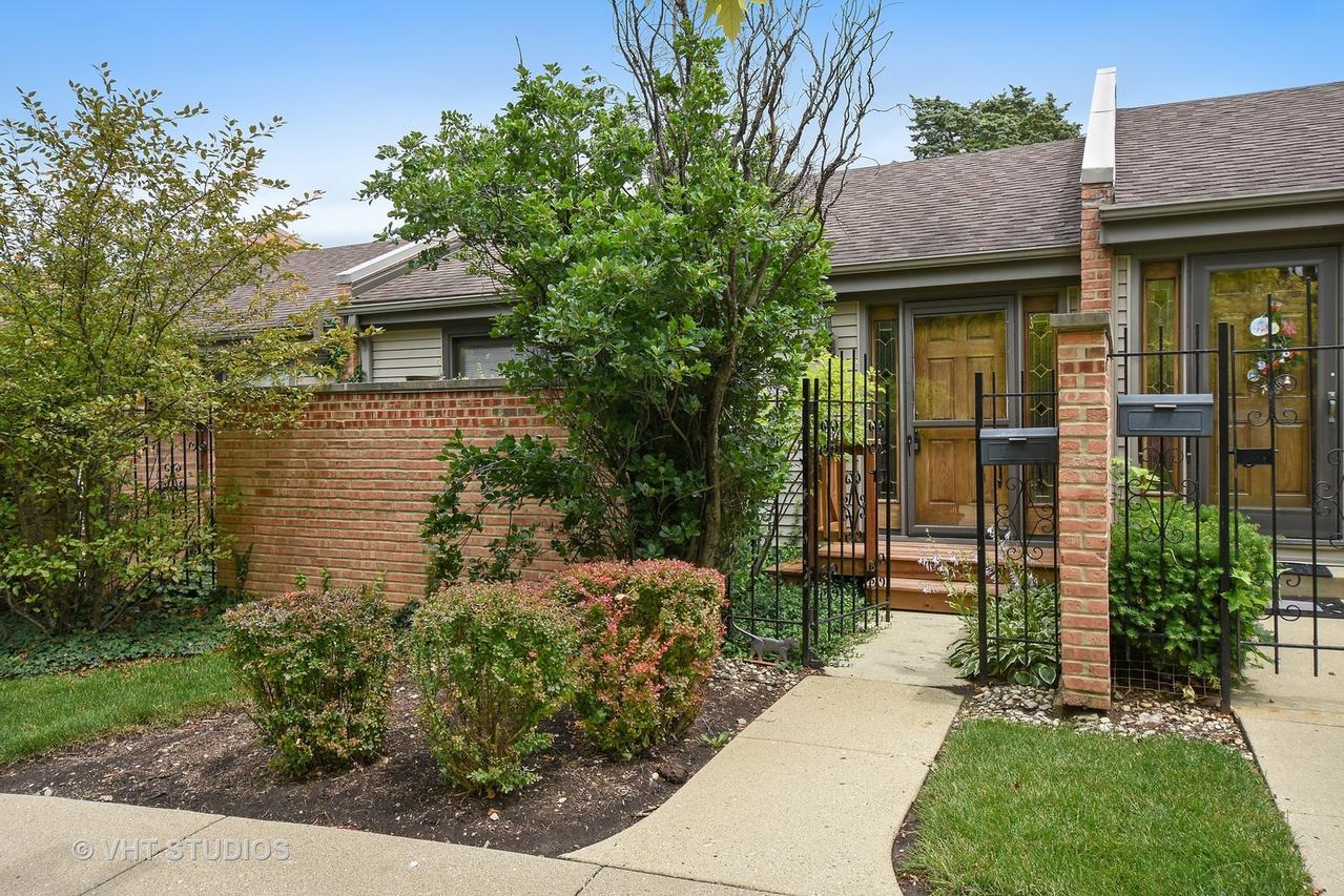 532 E Main St., Barrington, IL 60010