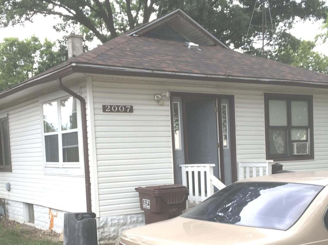 2007 4th Ave., Joliet, IL 60433