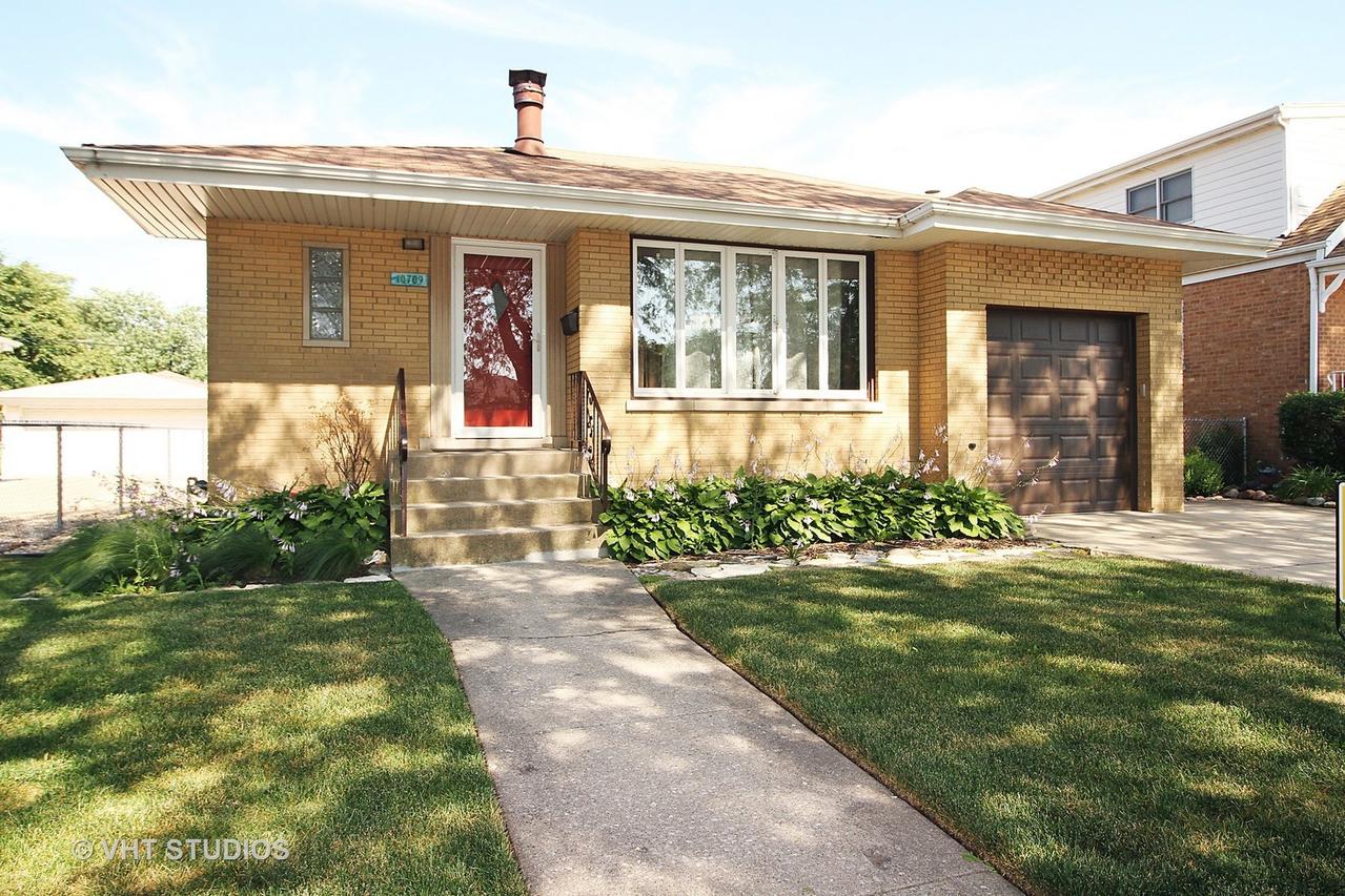 10709 S Kilbourn Ave., Oak Lawn, IL 60453