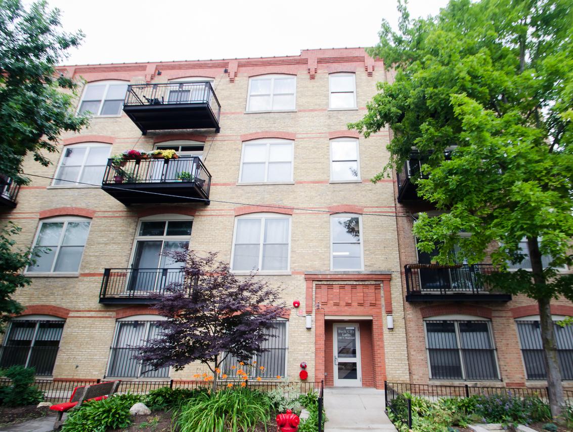 1740 N Maplewood Ave. #203, Chicago, IL 60647