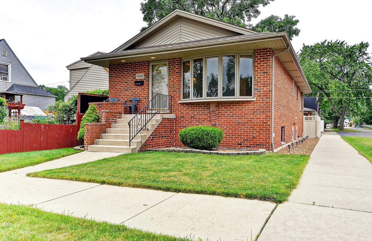 10600 S Sawyer Ave., Chicago, IL 60655