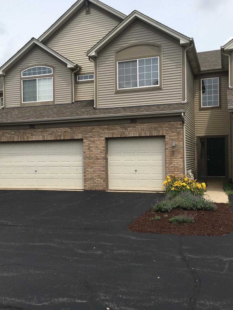 988 Parkhill Cir., Aurora, IL 60502
