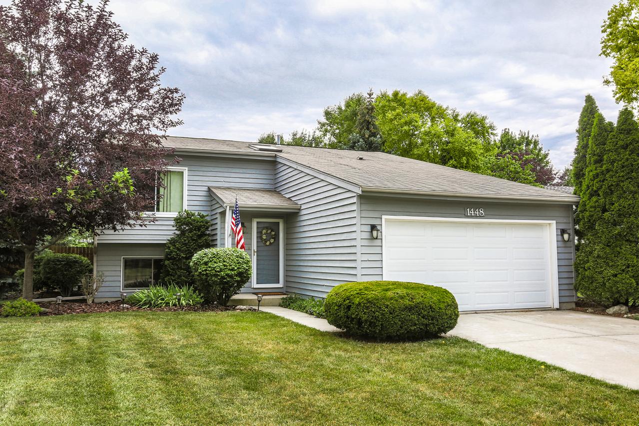 1448 Comanche Dr., Bolingbrook, IL 60490