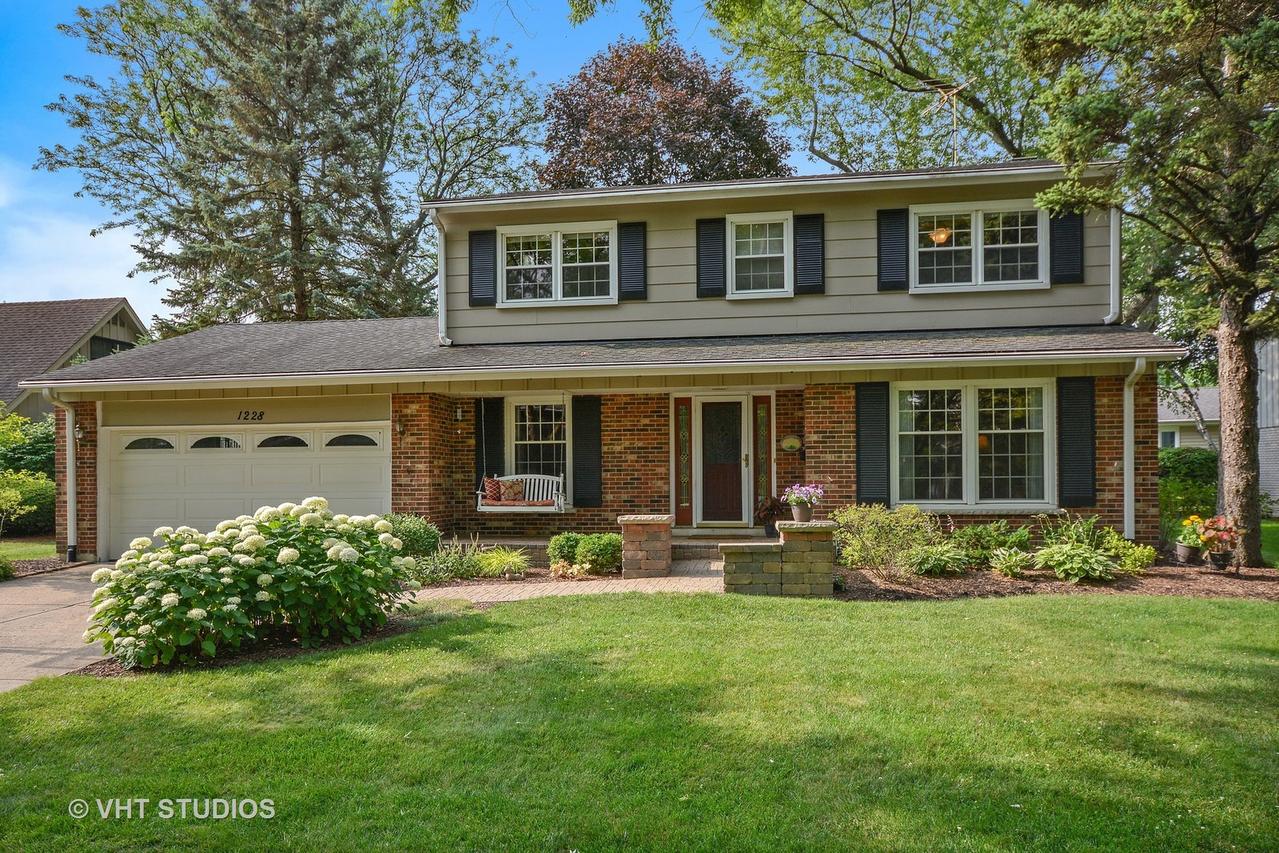 1228 Jane Ave., Naperville, IL 60540