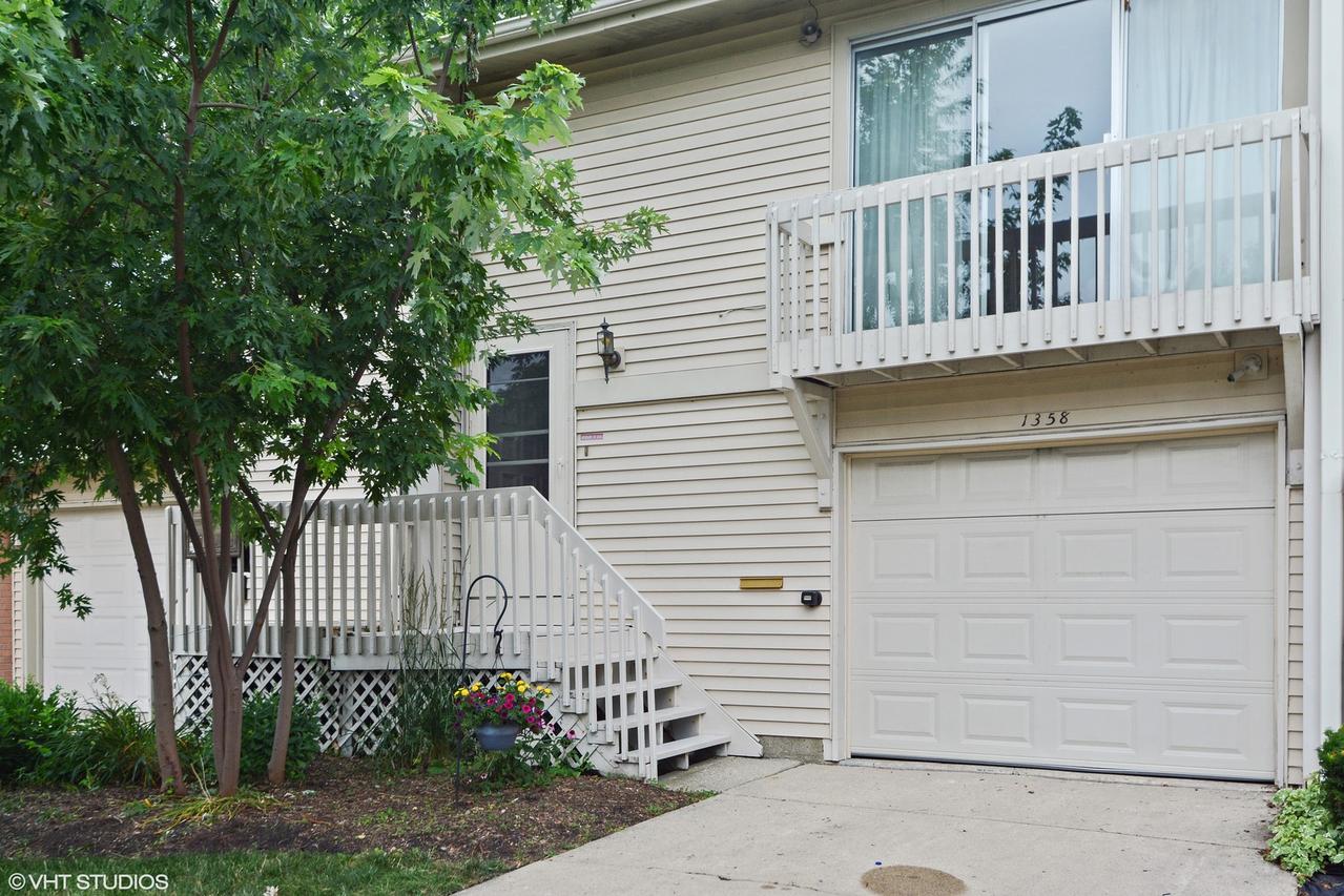 1358 Elder Dr., Aurora, IL 60506