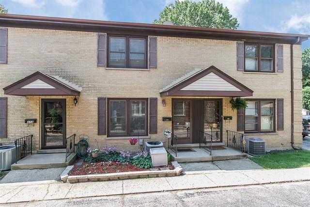 406 N Kennicott Ave., Arlington Heights, IL 60005