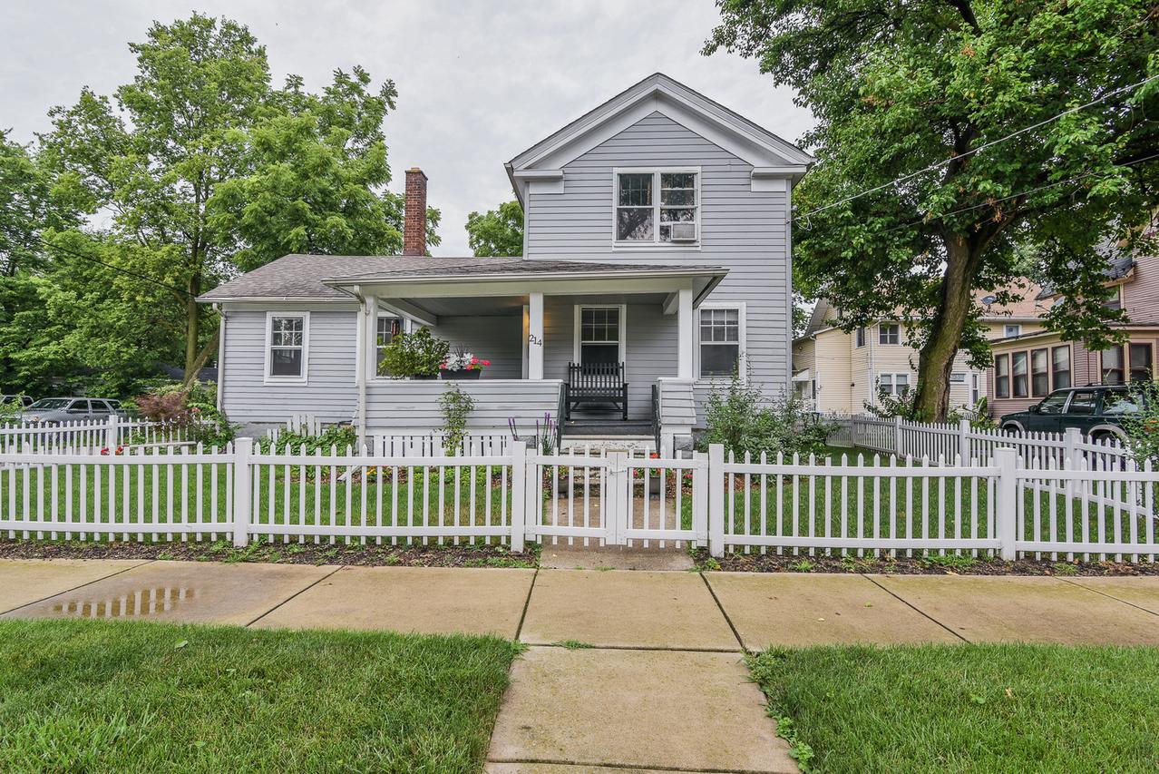 214 N Chestnut St., Aurora, IL 60506