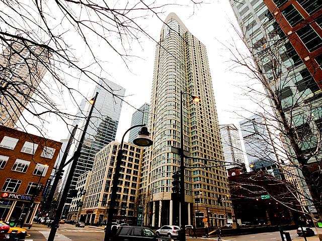 345 N La Salle Dr. #3405, Chicago, IL 60654