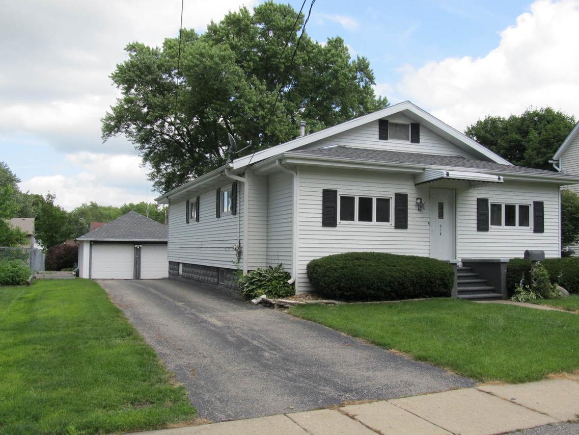 914 Jewett St., Woodstock, IL 60098
