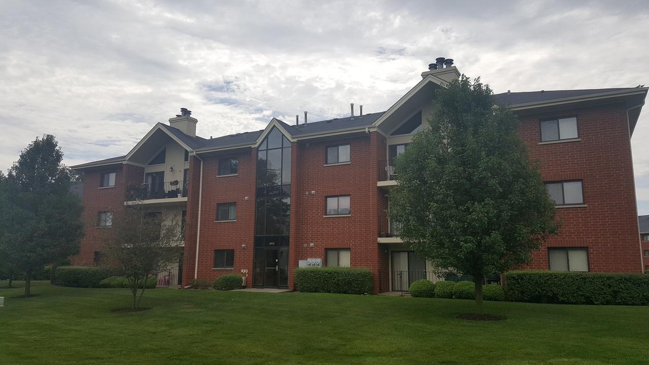 6612 Martin France Cir. #1C, Tinley Park, IL 60477